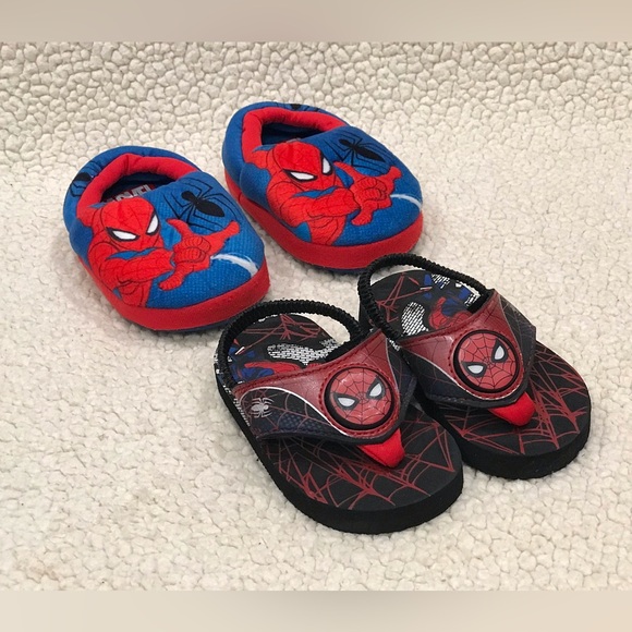 Marvel SpiderMan Sandals & Slippers Set
Sandals Light Up Small 5 - 6 Toddler - Picture 3 of 10